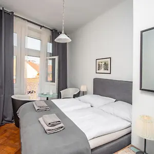  Apartment Skolska