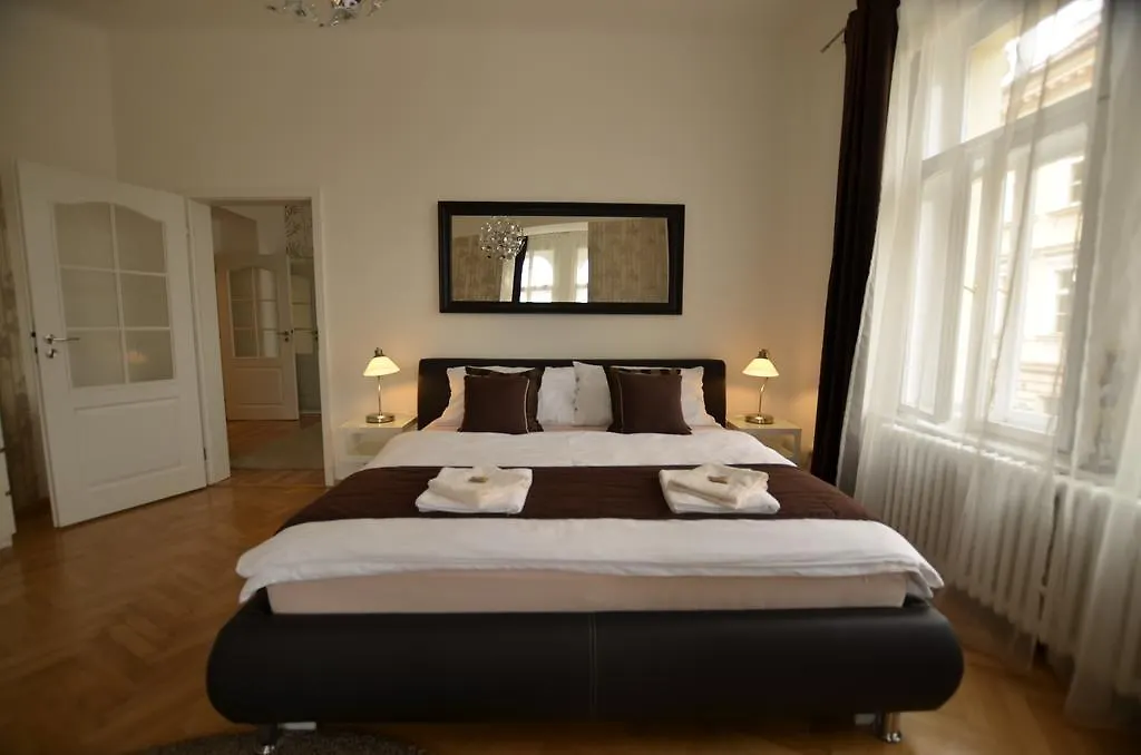 Beautiful Apartments In Πράγα 0*,